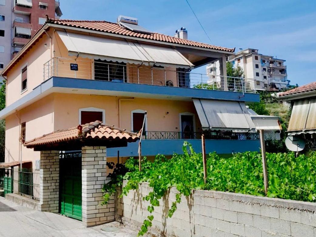 George 1 Daire Gjirokastër Dış mekan fotoğraf