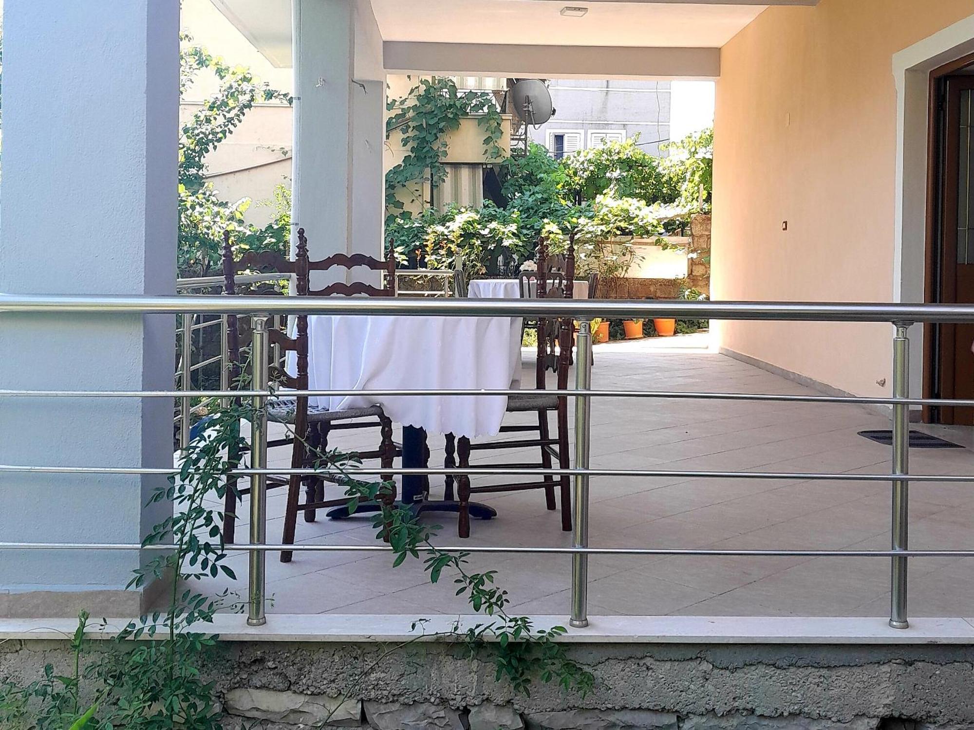 George 1 Daire Gjirokastër Oda fotoğraf